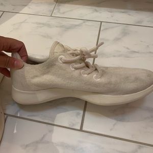 Lightly worn cream All Birds Size 8